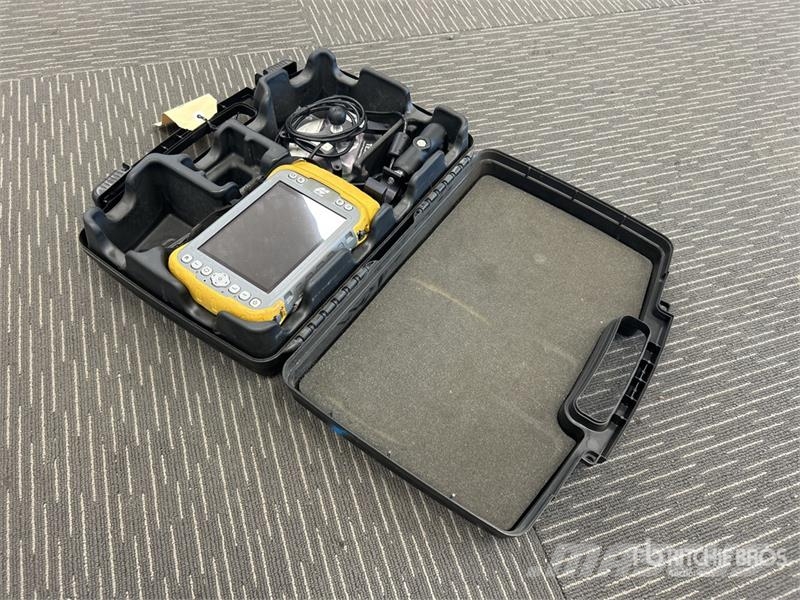 Topcon GPS System الأدوات ومعدات الأتمتة والقياس
