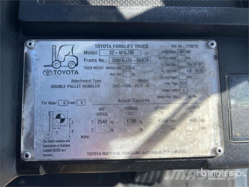 Toyota 32-8FGJ35 Forklift شاحنات ذات رافعات شوكية - أخرى
