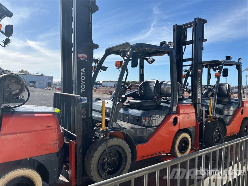 Toyota 32-8FGJ35 Forklift شاحنات ذات رافعات شوكية - أخرى