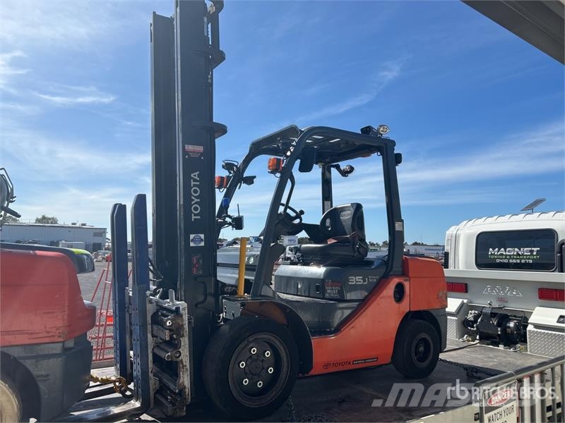 Toyota 32-8FGJ35 Forklift شاحنات ذات رافعات شوكية - أخرى