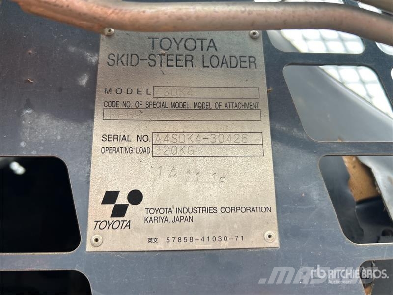 Toyota 4SDK4 Mini Skid Steer Loader Skid steer loaders