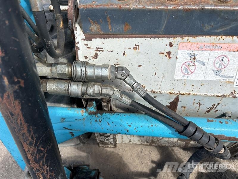 Toyota 4SDK4 Mini Skid Steer Loader Skid steer loaders