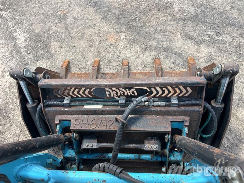 Toyota 4SDK4 Mini Skid Steer Loader Skid steer loaders