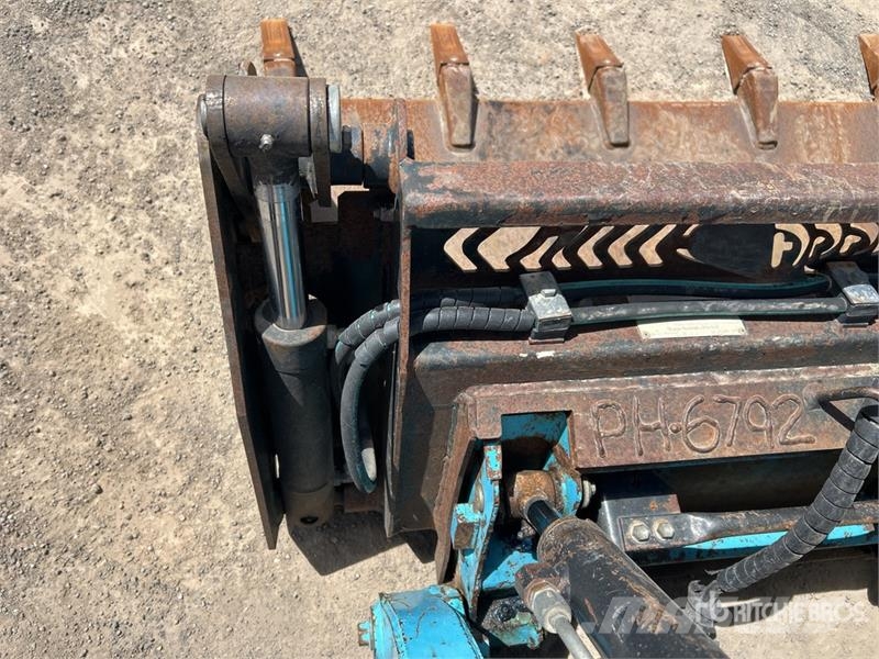 Toyota 4SDK4 Mini Skid Steer Loader Skid steer loaders