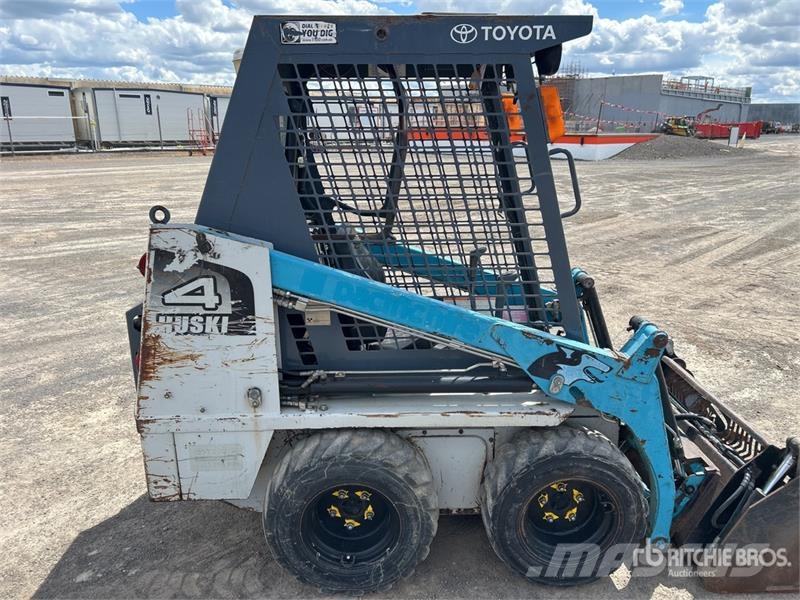 Toyota 4SDK4 Mini Skid Steer Loader Skid steer loaders