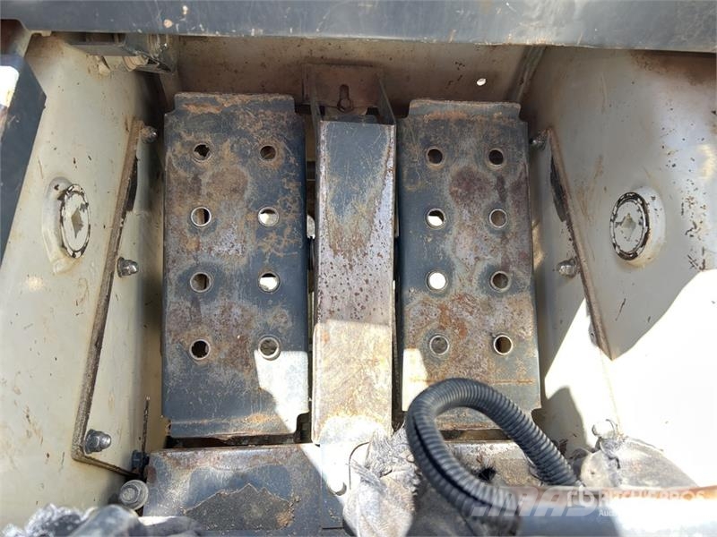 Toyota 4SDK4 Mini Skid Steer Loader Skid steer loaders