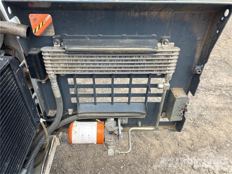 Toyota 4SDK4 Mini Skid Steer Loader Skid steer loaders