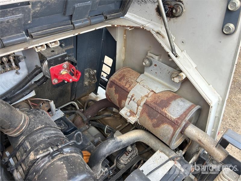 Toyota 4SDK4 Mini Skid Steer Loader Skid steer loaders