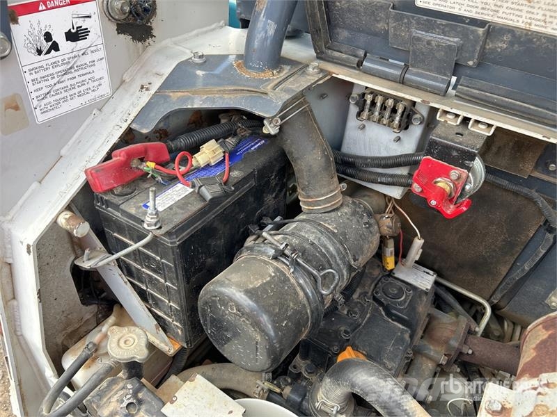 Toyota 4SDK4 Mini Skid Steer Loader Skid steer loaders