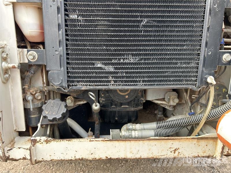 Toyota 4SDK4 Mini Skid Steer Loader Skid steer loaders