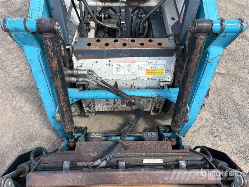Toyota 4SDK4 Mini Skid Steer Loader Skid steer loaders