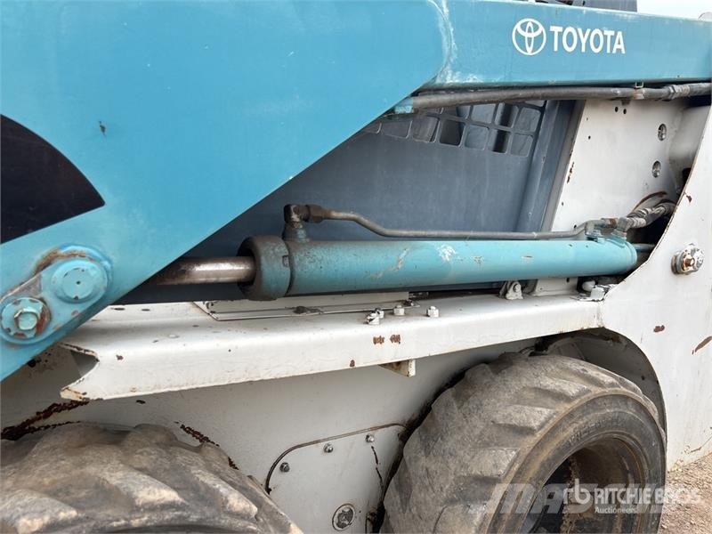 Toyota 4SDK5 Skid Steer Loader Skid steer loaders