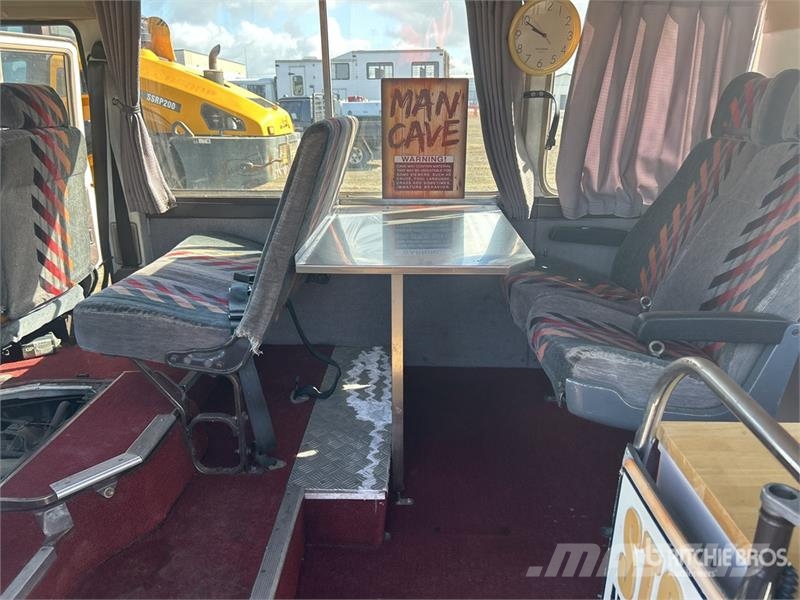 Toyota Coaster Motor Home Asuntoautot ja asuntovaunut