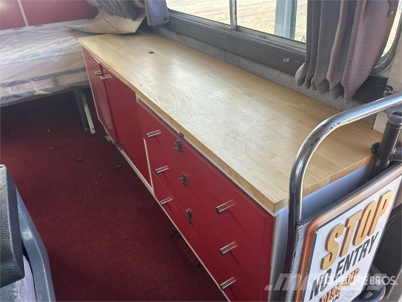 Toyota Coaster Motor Home Asuntoautot ja asuntovaunut