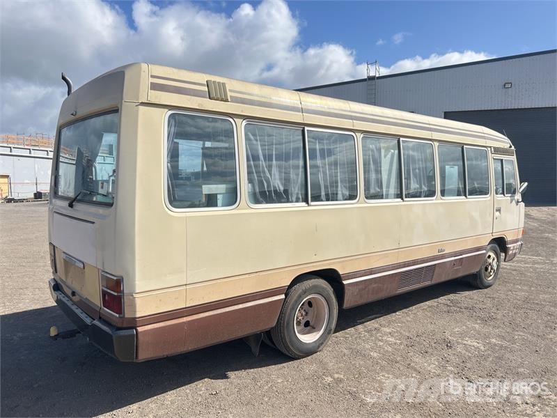 Toyota Coaster Motor Home Asuntoautot ja asuntovaunut