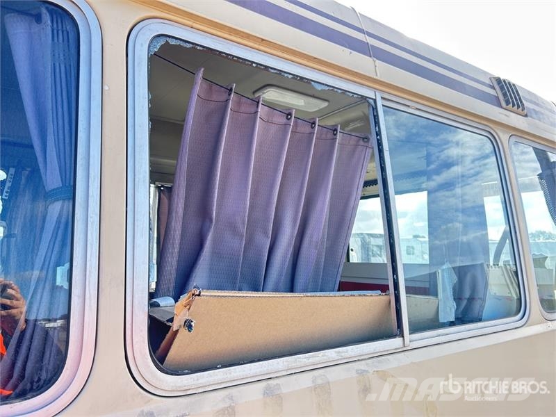 Toyota Coaster Motor Home Asuntoautot ja asuntovaunut
