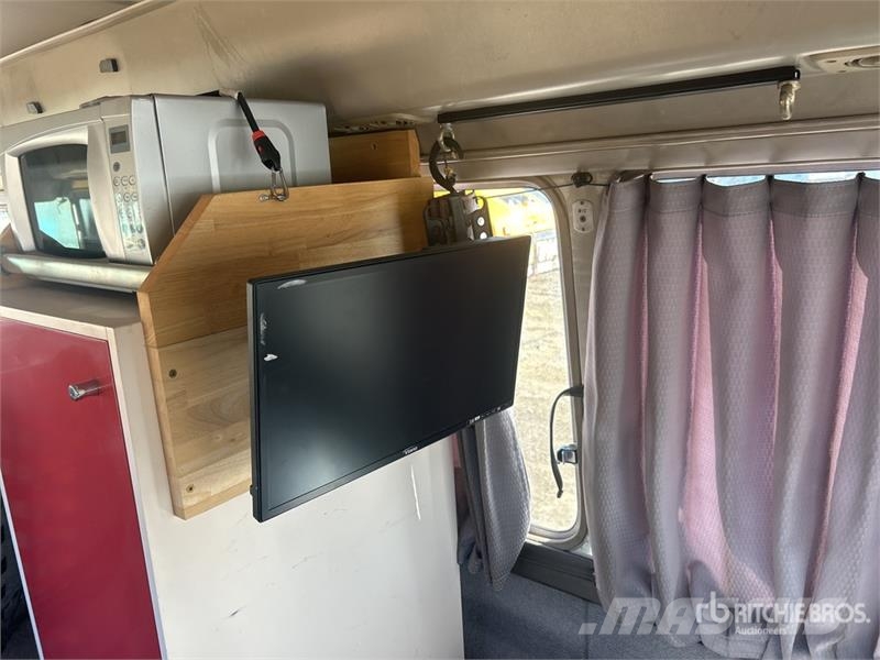 Toyota Coaster Motor Home Asuntoautot ja asuntovaunut