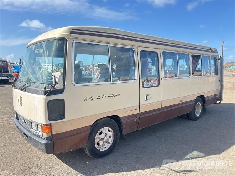 Toyota Coaster Motor Home Asuntoautot ja asuntovaunut