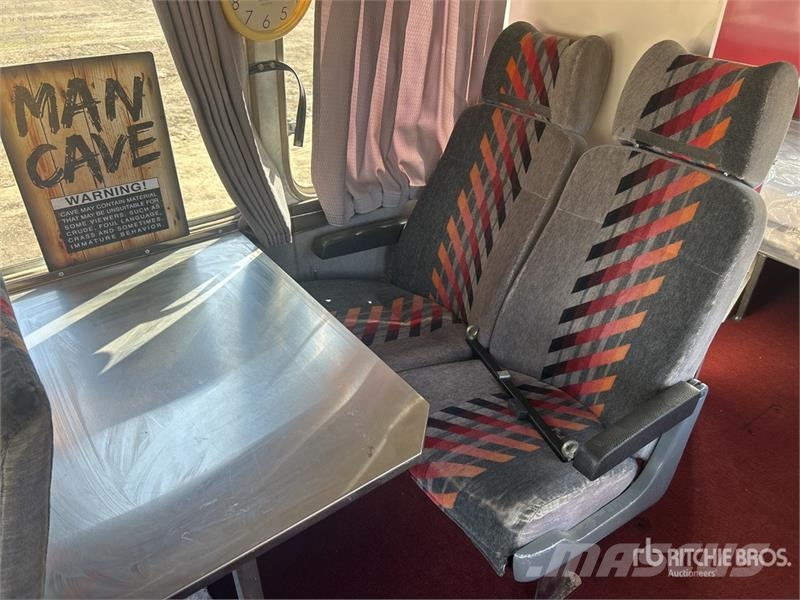 Toyota Coaster Motor Home Asuntoautot ja asuntovaunut
