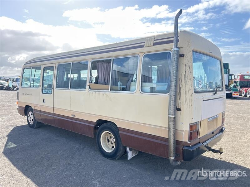 Toyota Coaster Motor Home Asuntoautot ja asuntovaunut