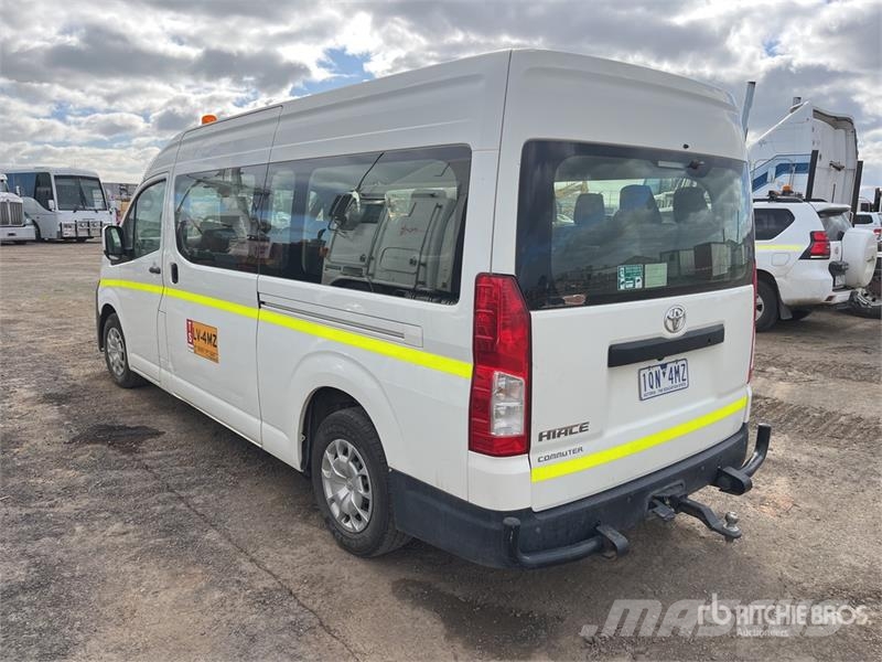 Toyota Hiace 4x2 11-Seat Mini Bus Mikroautobusai