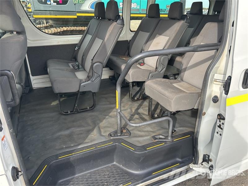 Toyota Hiace 4x2 11-Seat Mini Bus Minibuses