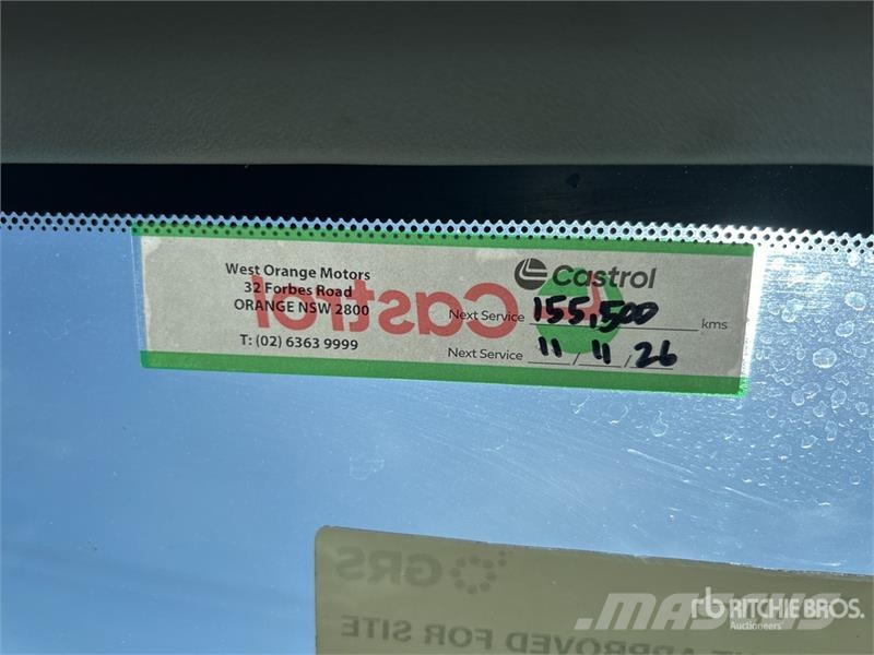 Toyota Hiace 4x2 11-Seat Mini Bus Minibussit