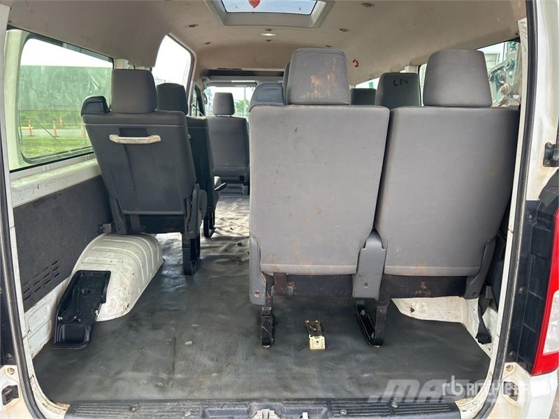 Toyota Hiace 4x2 11-Seat Mini Bus Minibuses