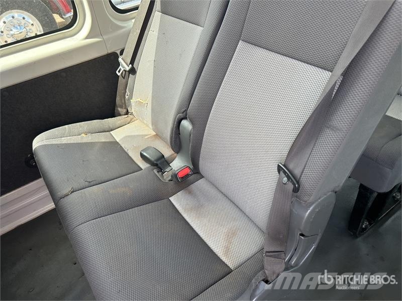 Toyota HiAce Commuter 11-Seat Mini Bus Mini bus