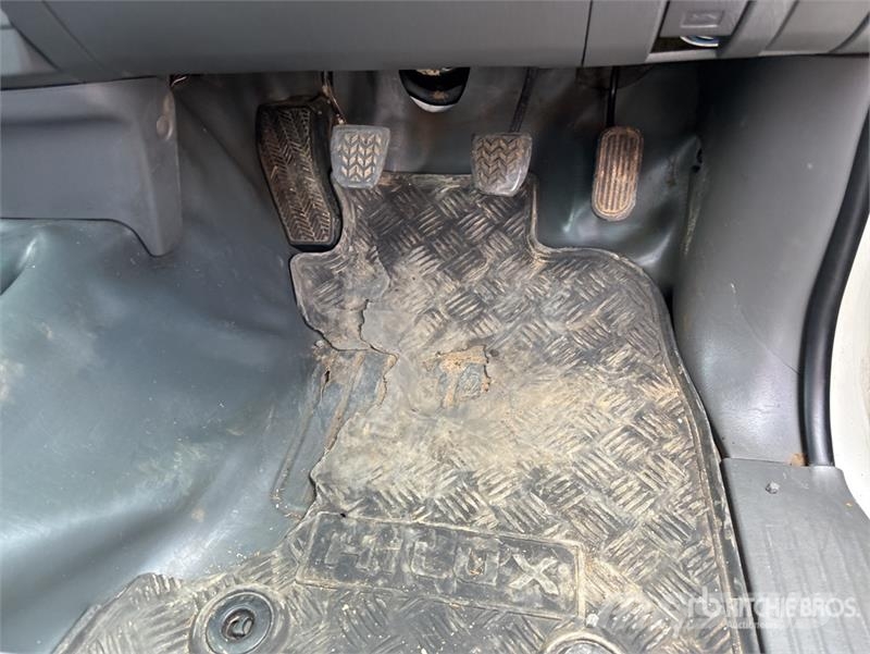 Toyota Hilux Прочие фургоны