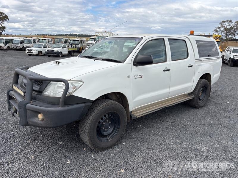 Toyota Hilux Прочие фургоны