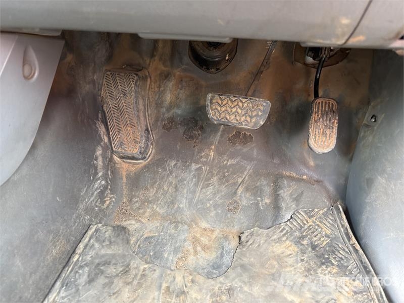Toyota Hilux Прочие фургоны