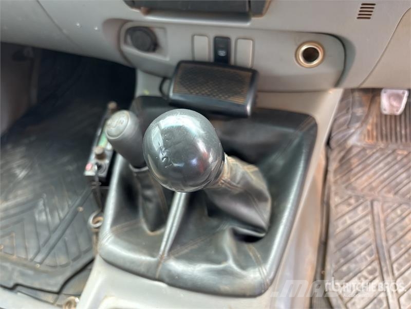 Toyota Hilux Прочие фургоны
