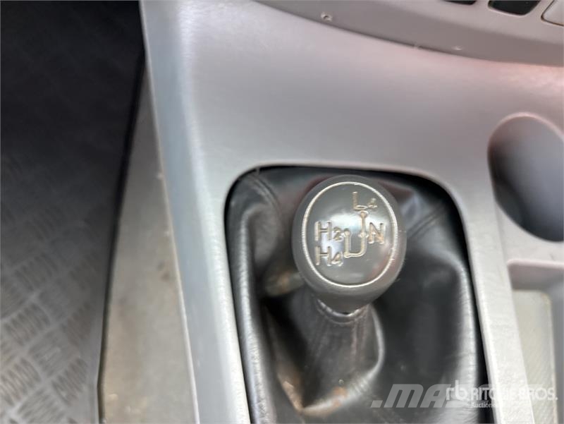 Toyota Hilux Прочие фургоны