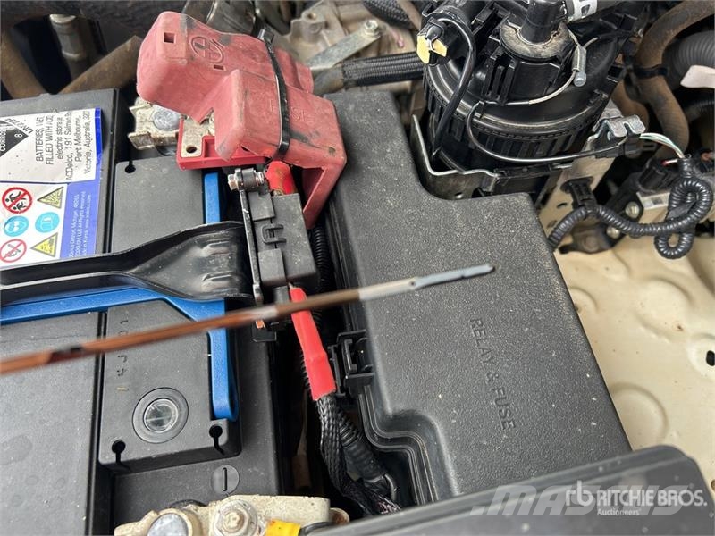 Toyota Hilux Прочие фургоны