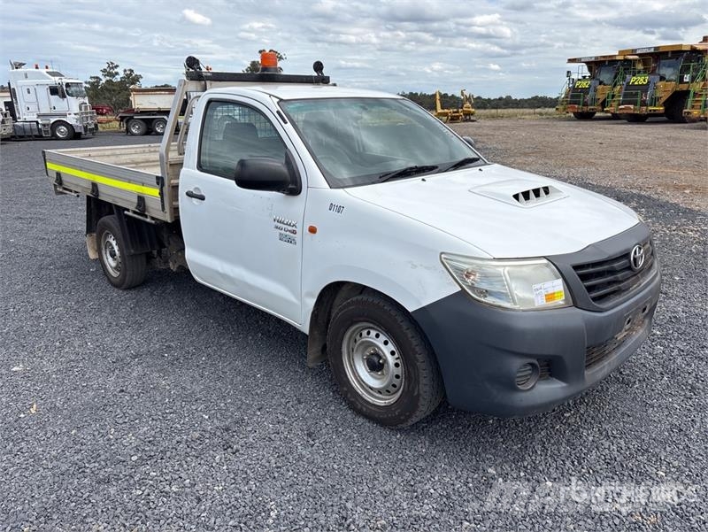 Toyota Hilux Прочие фургоны