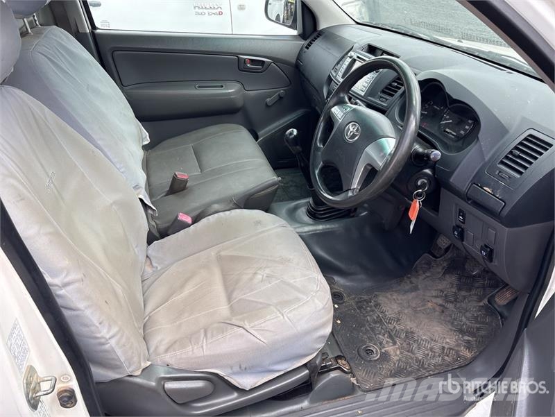 Toyota Hilux Прочие фургоны