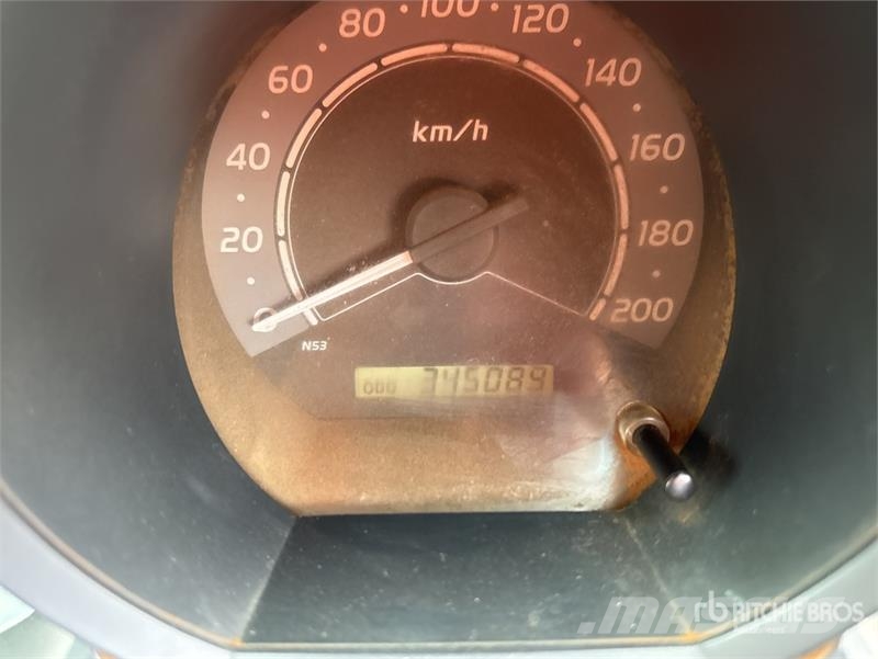 Toyota Hilux Прочие фургоны