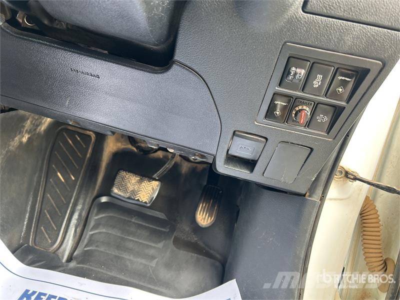Toyota Hilux Прочие фургоны