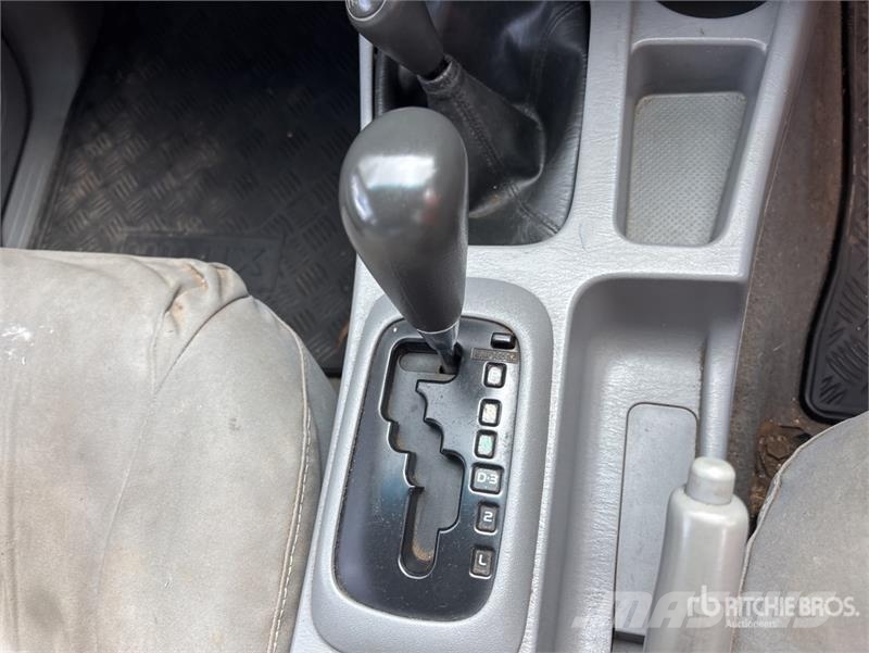 Toyota Hilux Прочие фургоны