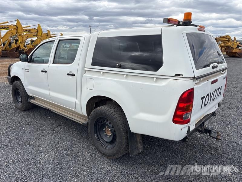 Toyota Hilux Прочие фургоны