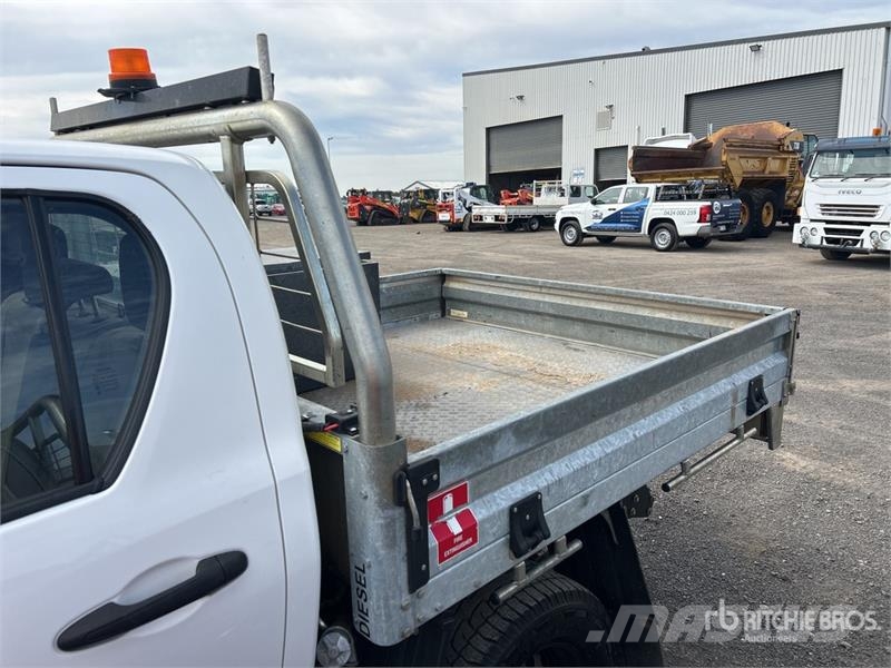Toyota Hilux Прочие фургоны