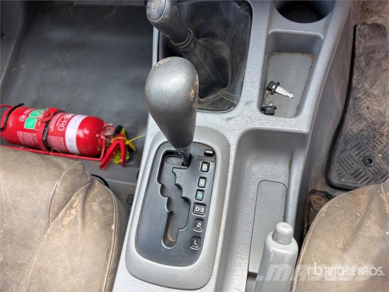 Toyota Hilux Прочие фургоны