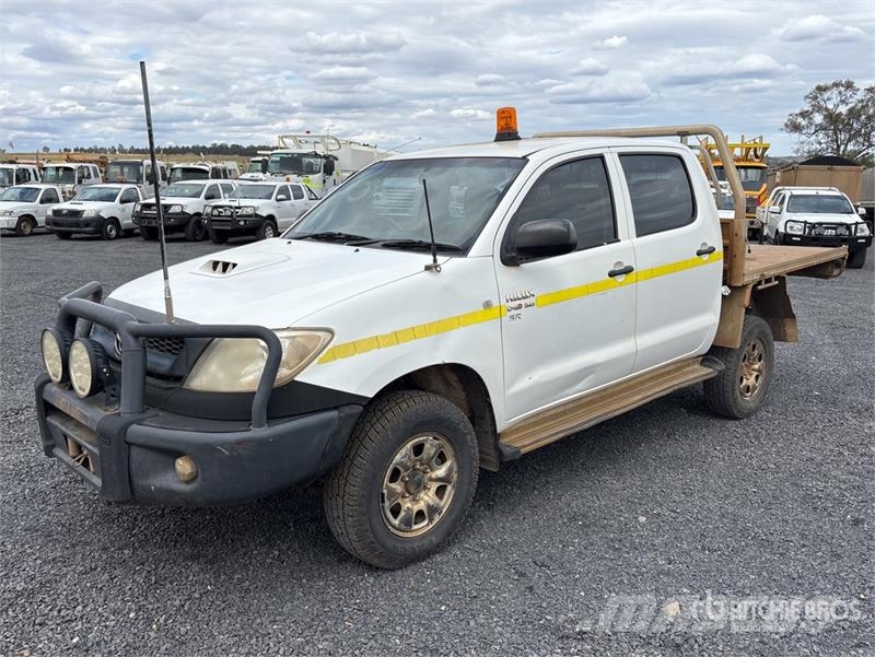 Toyota Hilux Прочие фургоны