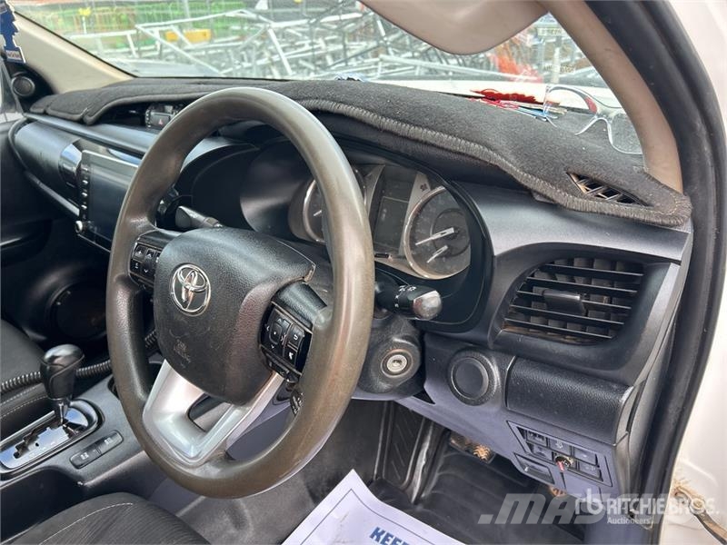 Toyota Hilux Прочие фургоны