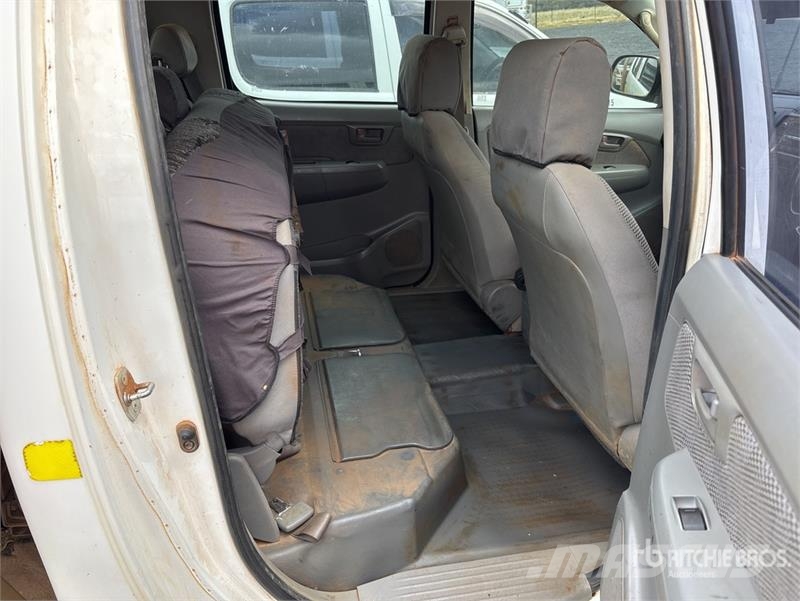 Toyota Hilux Прочие фургоны