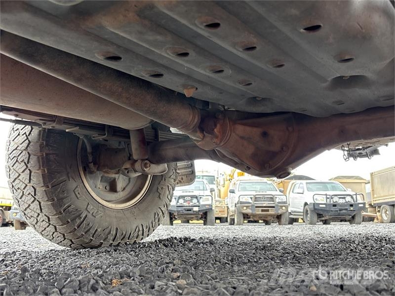 Toyota Hilux Прочие фургоны