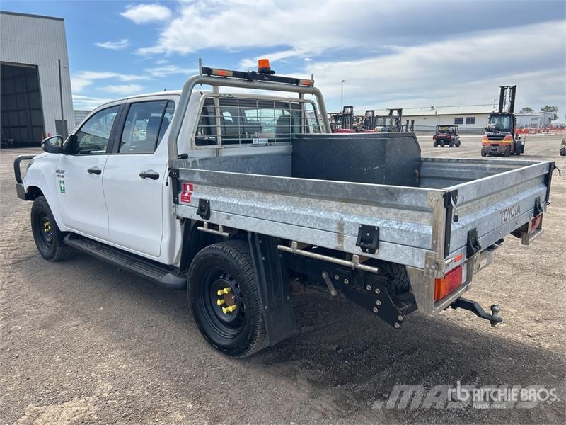 Toyota Hilux Прочие фургоны