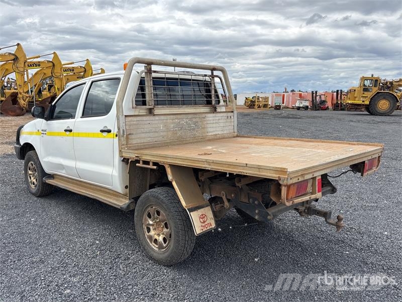 Toyota Hilux Прочие фургоны