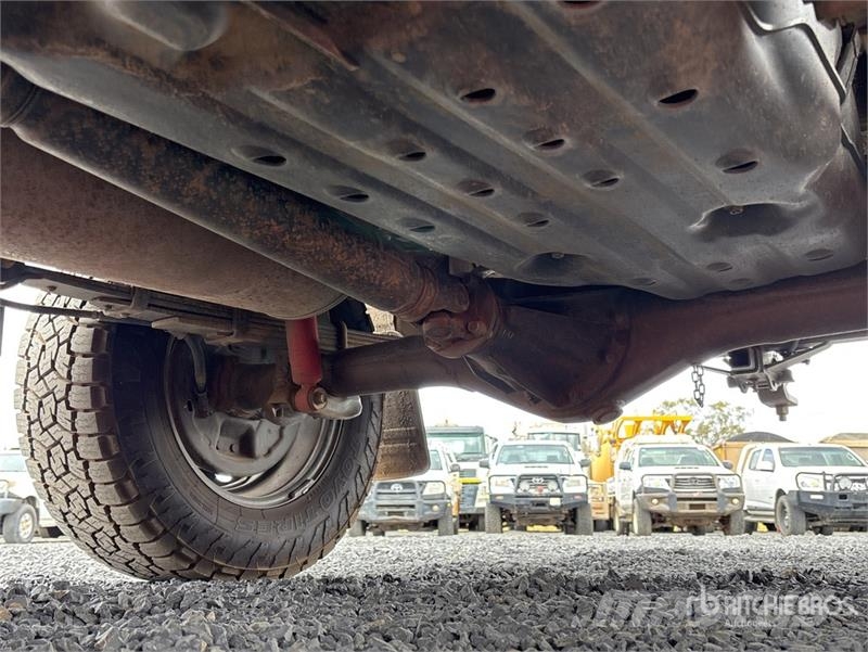Toyota Hilux Прочие фургоны